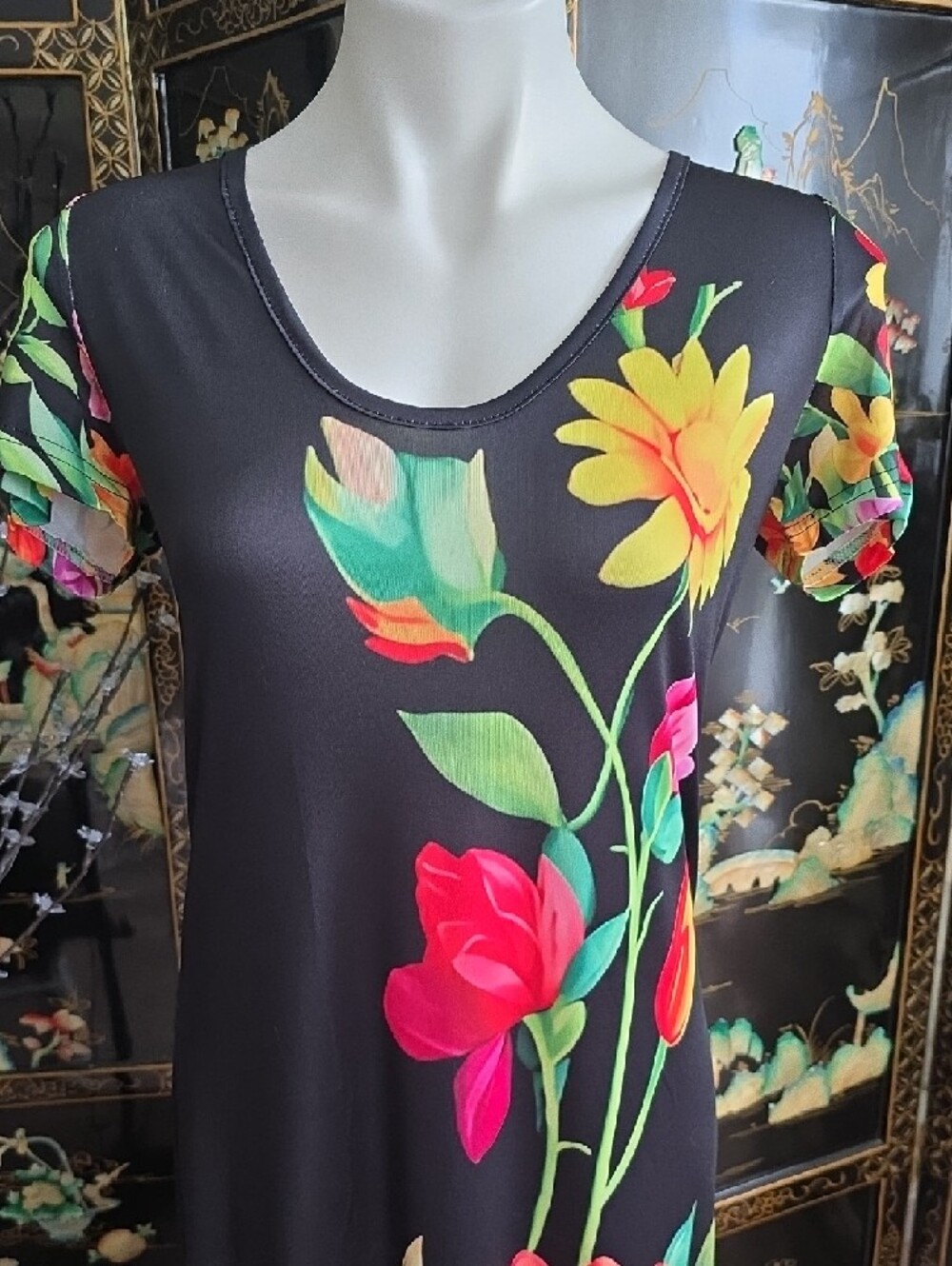 Women's Black Maxi Dress with Vibrant Floral Print - Picture 3 of 16
